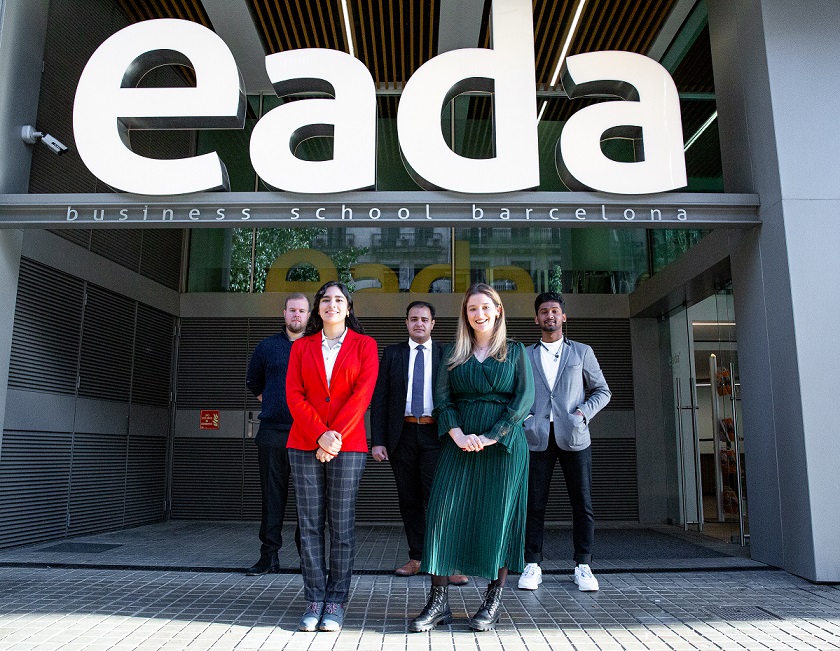 8Q0A8033-CFA-team-2022-2-small.jpg
