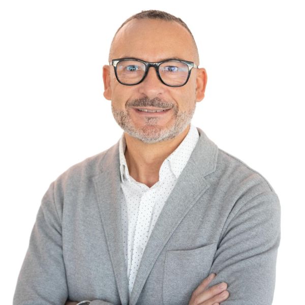 Dr. Marco A. Peña