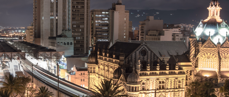 Are you interested in what makes EADA Business School Barcelona one of the most prestigious business schools in the world, attracting employers and participants of the highest quality?