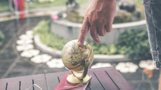 pexels-artem-beliaikin-1079033