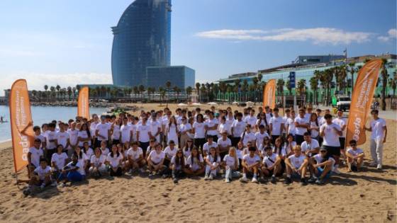 bachelors-orientation-day_beach-day-students-life