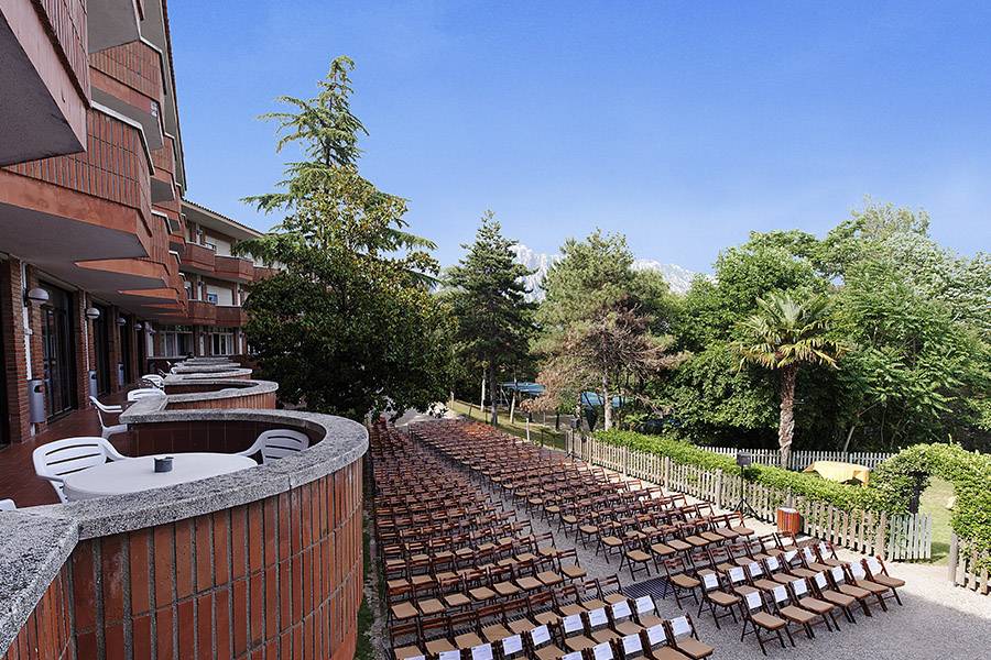 collbato-gardens-01
