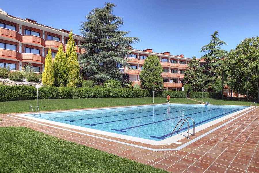 collbato-swiming-pool-01